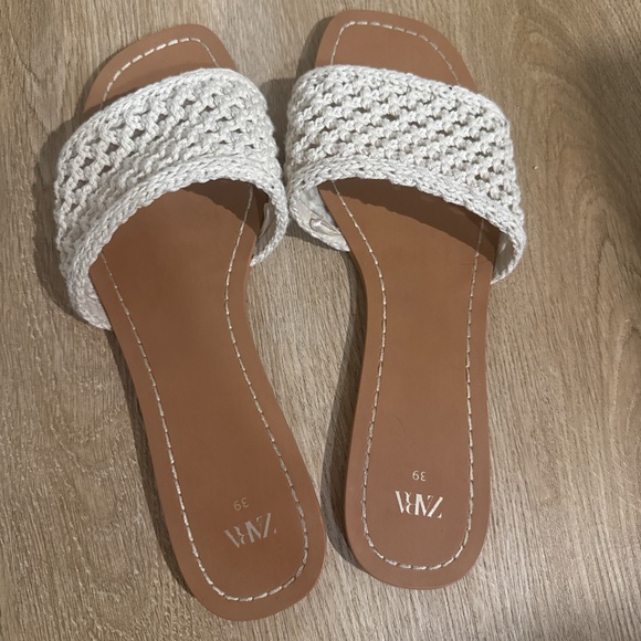 Zara Sandals W8 (39) - Picture 2 of 4